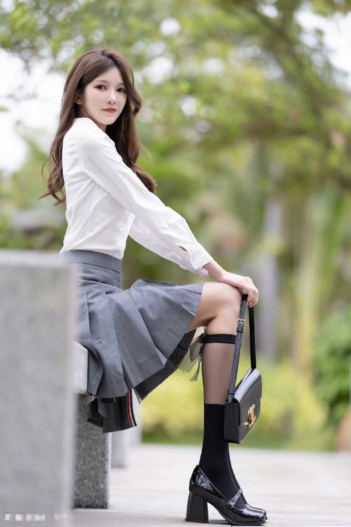 新婚夜跑了我